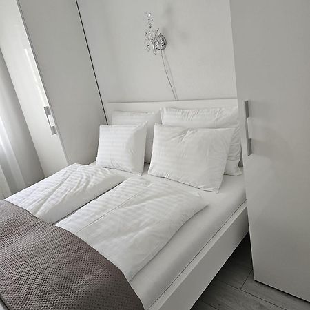 Apartments Somi Poreč Exteriör bild