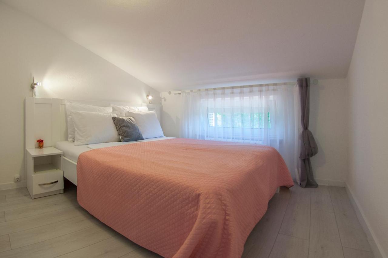 Apartments Somi Poreč Exteriör bild