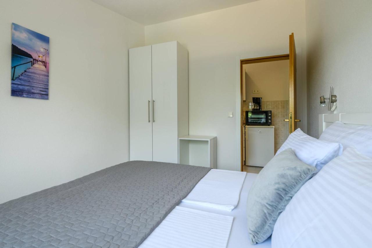 Apartments Somi Poreč Exteriör bild