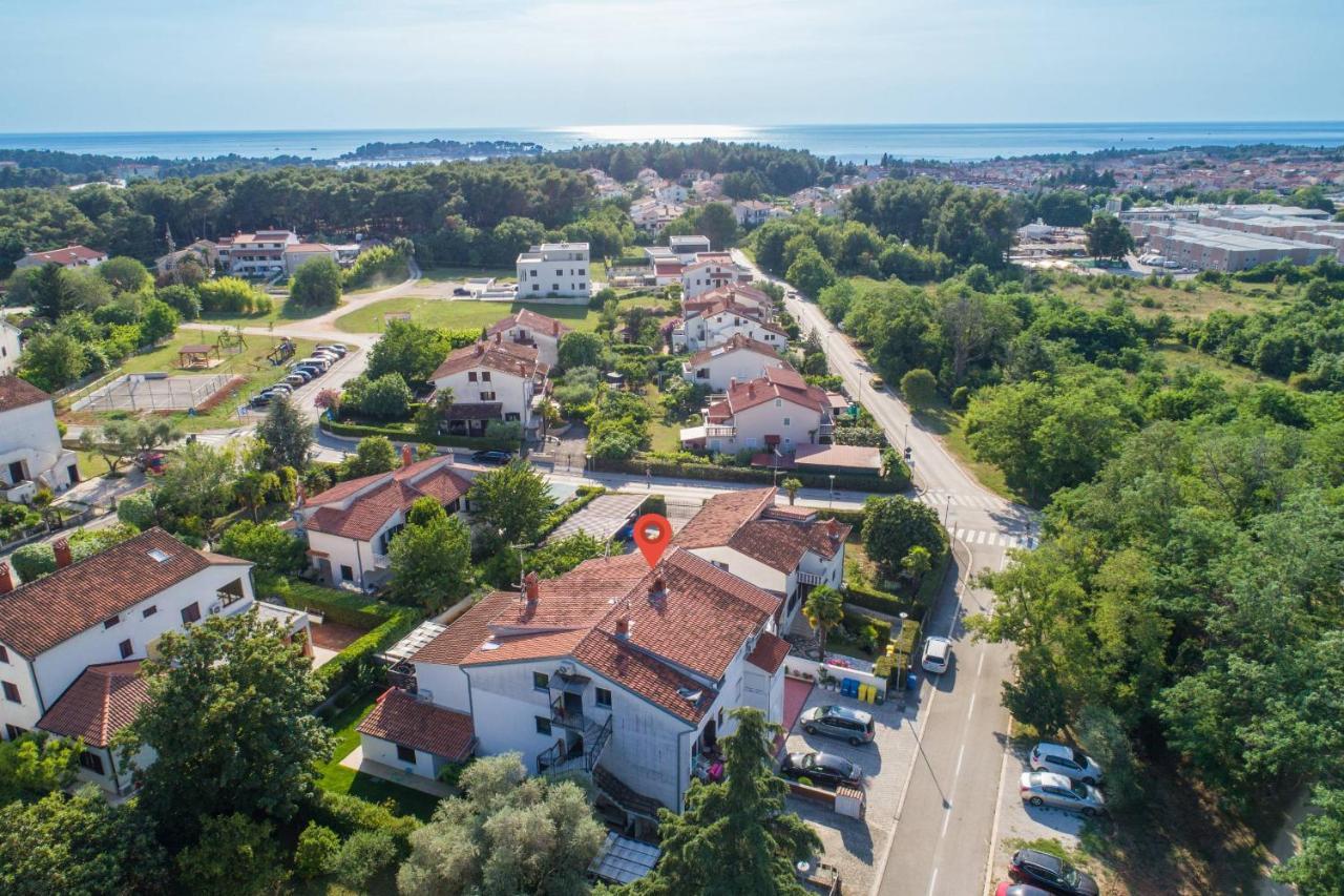 Apartments Somi Poreč Exteriör bild