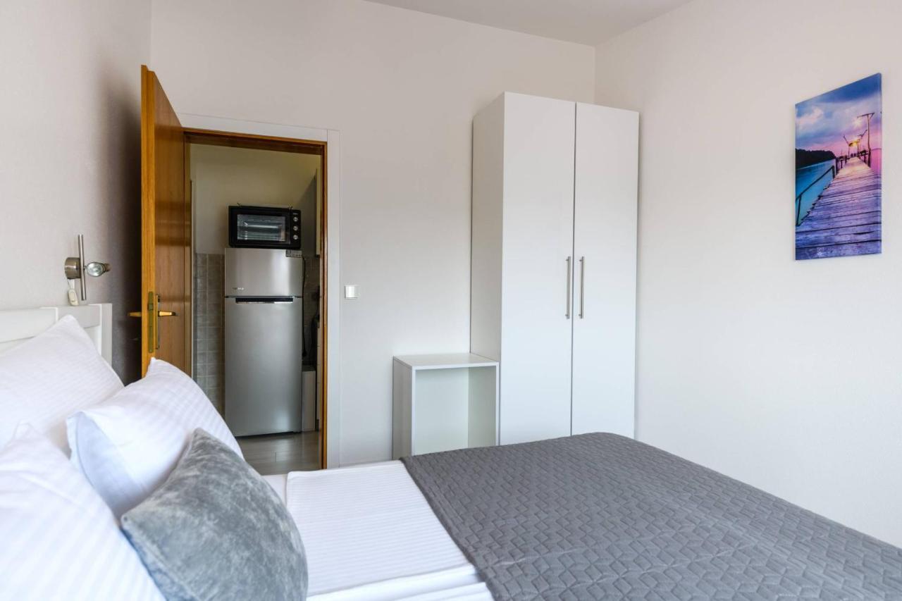 Apartments Somi Poreč Exteriör bild