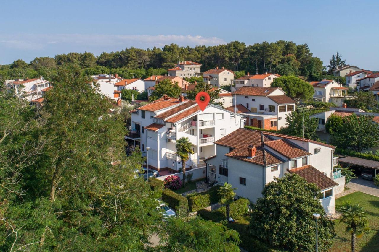 Apartments Somi Poreč Exteriör bild