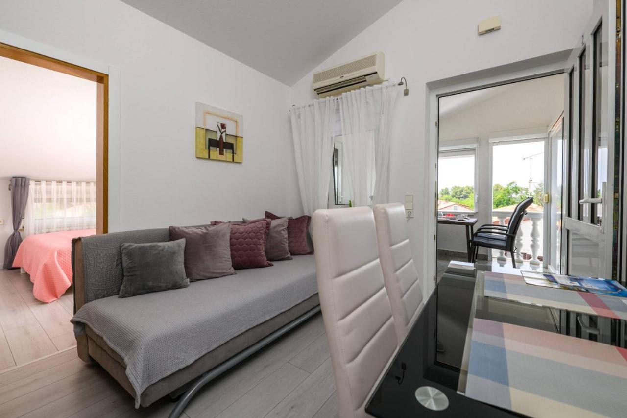 Apartments Somi Poreč Exteriör bild